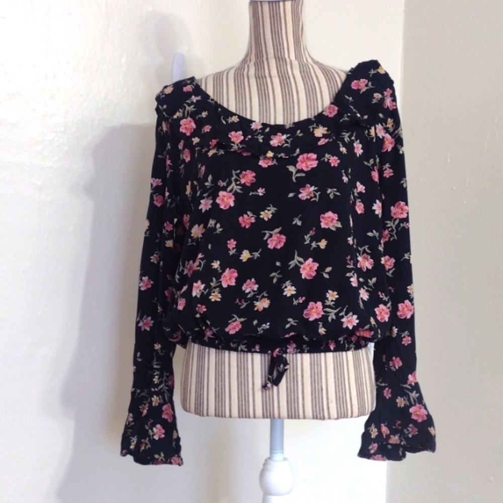 American Eagle Outfitters Black Floral Off The Shoulder Bell Sleeve Boho Top NEW